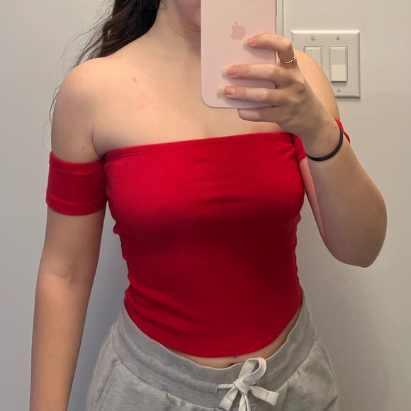 SEXY OFF THE SHOULDER RIBBED CROP TOP NWOT - Picture 2 of 3